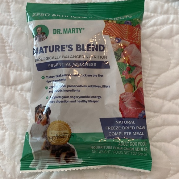 Dr Marty natures blend dog bundle of 3 - 2x bandannas & 1x meal - Picture 2 of 4